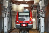 Waschanlage von DB Regio NRW mit Zug ET 422 bei der Reinigung.Foto;DB
