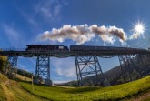 Die Erzgebirgische Aussichtsbahn überquert das Markersbacher Viadukt