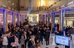 Rund 300 Gäste kamen zur Eröffnung der Ausstellung „Bau X Kunst“ in den noch unfertigen U-Bahnhof „Unter den Linden“.