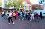 Flashmob zum Weltmädchentag: Mädchen und Frauen tanzten für weltweite Gleichberechtigung.