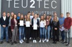 Lernten technische Berufe kennen: Die Teilnehmer des Schülercamps pro MINT GT mit Unternehmensvertretern. © pro Wirtschaft GT GmbH