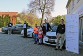 Hans Carree (Ford Lückenotto), Dietmar Kirchner (Fahrschule Paul Kirchner), 
Familie Busche (Busche Automobile) und Organisator Hans Fenkl freuen sich auf den „Tag 
der Elektromobilität“ und werden für einen umfangreichen Elektroauto-Fuhrpark sorgen.