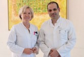 Mit Chefärztin Dr. Wencke Ruhwedel und Oberarzt Khalil Lafta können zwei Ärzte der Klinik für Frauenheilkunde und Geburtshilfe im Klinikum Gütersloh das MIC II-Zertifikat der Arbeitsgemeinschaft Gynäkologische Endoskopie e.V. (AGE) vorweisen.