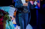 Der „Walzerkönig“ kehrt in die Haller Eventarena zurück: Weltstar André Rieu präsentiert gemeinsam mit dem „Johann Strauss Orchester“ am 16. Mai 2020 seine große Geburtstagstournee in HalleWestfalen und verzaubert seine Fans mit den schönsten Titeln aus Film, Musical, Oper und vielen herrlichen Walzern. © André Rieu Productions