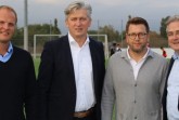 (v.l.): Christoph Müller (Leiter NLZ), Ansgar Käter (Vorstandsvorsitzender der VerbundVolksbank OWL eG), Martin Przondziono (Geschäftsführer Sport) und Karl-Heinz Rawert (Vorstandsmitglied der VerbundVolksbank OWL eG) freuen sich über die weitere Partnerschaft.