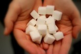 Foto (Universität Paderborn, Nina Reckendorf): Forscherinnen der Universitäten Bonn und Paderborn zeigen, dass die Zuckerzufuhr von Kindern und Jugendlichen in Deutschland zwar rückläufig ist, aber vor allem der Beitrag aus Süßwaren noch deutlich zu hoch ist.
