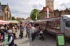 Die Besucherinnen und Besucher des Paderborner Wochenmarkts werden gebeten, ab sofort beim Einkauf Mund und Nase zu bedecken. Foto © Stadt Paderborn