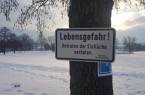 Wunderschön aber gefährlich- Der zugefrorene See an der Freizeitanlage Höxter-Godelheim. Foto: Stadt Höxter