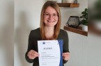 Franziska Möller aus Rahden ist die erste Bachelor Professional der IHK in Ostwestfalen. Sie hat diesen Abschluss der Höheren Berufsbildung im Bereich Buchhaltung gemacht, der gleichwertig zu einem akademischen Abschluss ist Foto: IHK