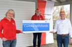 Petra Hollenbeck, Jörg Johannpaschedag und der zweite Vorsitzende Roland Fohrmann freuen sich über die Unterstützung aus dem Corona Hilfsfonds.