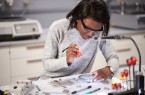 Die Fakultät für Maschinenbau geht neue Wege, um Schülerinnen und Schüler von der Welt des Maschinenbaus zu begeistern.Foto: Universität Paderborn, Matthias Groppe