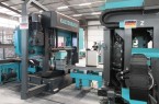 Die neue Hochleistungsmaschine von Kaltenbach erledigt Säge- und Fräs- und Bohrarbeiten in einem Arbeitsschritt. Für ihren Betrieb wurde das Druckluftsystem erweitert.Foto:©Oltrogge