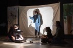 Eine Gruppe von Schülerinnen und Schülern spielte Schattentheater. Foto: v. Bodelschwinghsche Stiftungen Bethel
