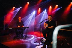 Martin Tilgner und Sebastian Hegener landeten mit ihrem Titel „Höxter, das sind wir“ am Ende auf Rang eins und schrieben damit den offiziellen Song zur Landesgartenschau 2023 in Höxter. Foto: LGS 2023 Höxter/Robert Warneke
