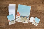 Das Bielefeld-Panorama ist als hochwertiger Kunstdruck, als Notizblock sowie als Postkarte in der Tourist-Information und im Online-Shop erhältlich. ©: Bielefeld Marketing GmbH