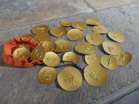 Eigene Goldmünzen im Museum gestalten. 