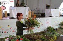 Junge Blumenkünstler und – künstlerinnen treten bei der r NRW-Floristik-Landesmeisterschaft der Junioren gegeneinander an.