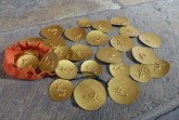 Eigene Goldmünzen im Museum gestalten. (© Mindener Museum)