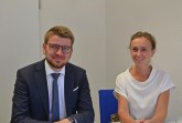 Sprachen über rechtliche Fragen rund ums Podcasten: Mirco Stellbrink (Kämper & Maiwald) und Claudia Linzel. Foto: pro Wirtschaft GT