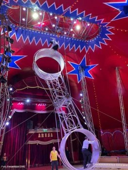 Das Todesrad ist nur eine der Attraktionen im Circus Arena. Foto: Freizeittipps OWL