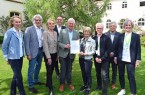 BU v.l.n.r.: Sabine Daelen (Vorstand Kloster Wiedenbrück), Hans Feuß (Regionalbotschafter der NRW-Stiftung), Dr. Ute Röder (Vorstand der NRW-Stiftung), Theo Mettenborg (Bürgermeister von Rheda-Wiedenbrück), Eckhard Uhlenberg (Präsident der NRW-Stiftung), Sonja Rakete (Vorstand Kloster Wiedenbrück), Michael Rakete (Vorstand Kloster Wiedenbrück), Christian Schnieder (Aufsichtsrat Kloster Wiedenbrück), Bettina Windau (Vorstand Kloster Wiedenbrück). Foto: Waltraud Leskovsek