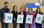 Feierten 15 Jahre MINT-Netzwerk und -Begeisterung im Kreis Gütersloh (v.l.): Ekrem Namazci (GDEXA), Franziska Monkenbusch (pro MINT GT), Nikola Weber (pro Wirtschaft GT), Julia Diamé (Ministerium für Kultur und Wissenschaft) und Vanessa Funke (Matrix GmbH). Foto: proWi GT