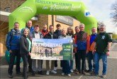 Sponsoring-Partner Albert Münster (Volksbank Büren-Salzkotten), Kerstin Salerno (Stadtmarketing Büren), Wigbert Löper (stellvertretender Bürgermeister und Ortsvorsteher), Berthold Ackfeld (Touristik-Gemeinschaft Bürener Land), Finn Kleeschulte (DLRG Büren, Sanitätsdienst), Alexander Menke (Stadtmarketing Büren), Marcel Danne (ebenfalls Volksbank Büren-Salzkotten), Marie Hölter (SGV Büren), Bärbel Olfermann (Bürgerstiftung Büren) sowie Peter Szlovik, Fritz Deneke, Heinz-Josef Meyer und Axel Diederichs aus der Bürener Vereinswelt. Foto: Stadt Büren