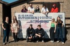 Burgbeben 1: v.l. (vorne): Natascha Derksen (Auszubildende Veranstaltungskauffrau Landesverband Lippe), Martha Johannsmeier (Standortleitung Burg Sternberg), Leroy Cruypenick, Tizian Gottschling, Jamsin Graser, Vera Reuß (Auszubildende Veranstaltungskauffrau Landesverband Lippe) // v.l. (hinten): Caroline Graser, Jonas Gröger, Patrick Ostermeyer, Tim Offel, Shane Jacoby. Foto: FlyingX Media Inhaber: Julien Seck