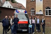 Unterstützen und freuen sich auf die Veranstaltung „Gütersloh rund um die Uhr – 24h Stadtführung: (v.l.) Thorsten Heß (Malteser Gütersloh), Daniela Toman (Stadtführerin), Clara Abelmann (Leitung City- und Tourismusmanagement Gütersloh Marketing), Dr. Franz Jungbluth (Heimatverein Gütersloh), die Stadtführer*innen Elisabeth Erdsiek, Frank Rohland, Louis Lersmacher und Rolf Erdsiek sowie Christina Junkerkalefeld (Geschäftsführerin Gütersloh Marketing). Foto: Gütersloh Marketing