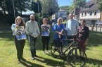 Gemeinsam in die Pedale für das Klima: Im Rahmen des STADTRADELN 2026 rufen die Akteureaus Höxter zur gemeinsamen Kilometerjagd auf. (v. l.): Mobilitätsmanagerin Karolin Bludau,Abteilungsleiter Thomas Schwingel, Klimaschutzmanagerin Katharina Koßmann, Baudezernentin Julia Gogrewe und die Vorsitzenden des ADFC-Kreisverband Höxter, MichaelHärtlein und Julia Schneider freuen sich auf rege Teilnahme bei den geführten Touren unddem geselligen Ausklang. Foto: © Stadt Höxter
